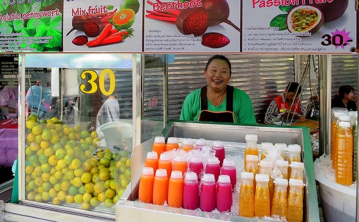 Đồ ăn đường phố Thái Lan gần gũi, giản dị, thân thiện như cách người dân Thái mến khách