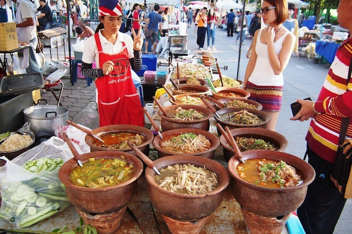 Đồ ăn đường phố Thái Lan gần gũi, giản dị, thân thiện như cách người dân Thái mến khách